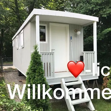 Stilvoller Bauwagen In Berlin-kopenick * Berlín
